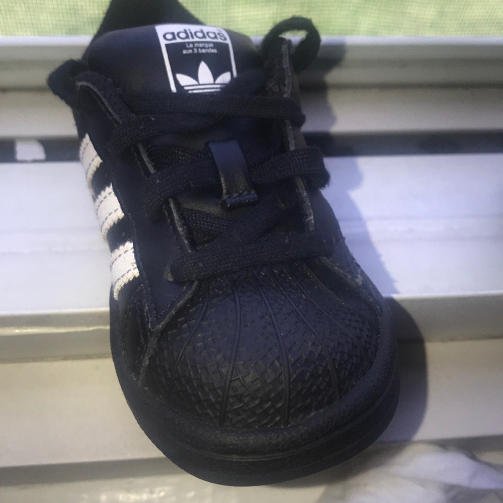 Adidas shell toe size 6 - Picture 3 of 4